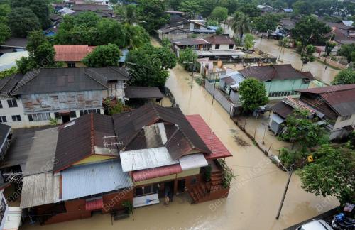 PG03_02072012_BANJIR_RUMAH