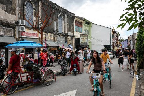 MUSIM PERCUTIAN DI LEBUH ARMENIAN