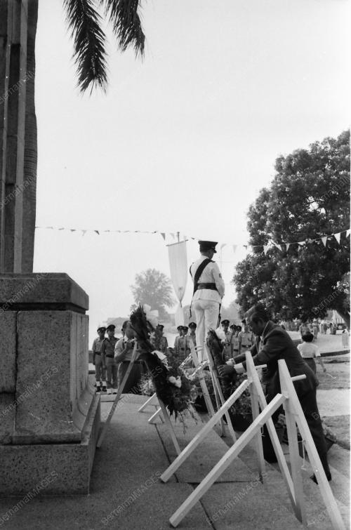 HARI PAHLAWAN
