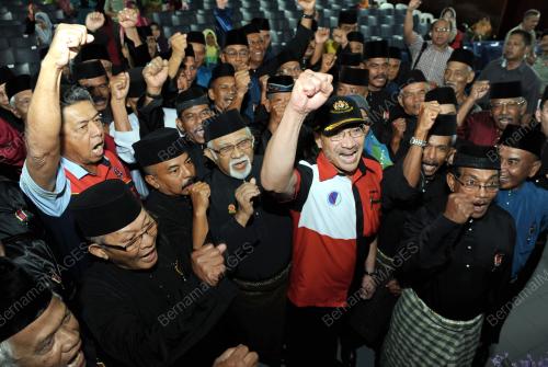 PG03_03102013_BERGAMBAR