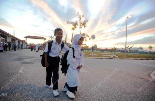 PG03_04012016_ADIK_SEKOLAH