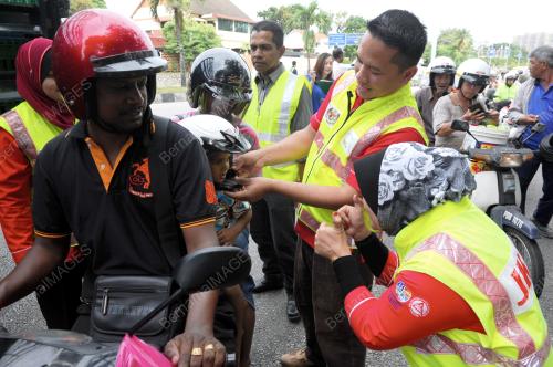 PG03_04022016_HELMET_BARU