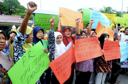 PG03_04072012_BANTAHAN
