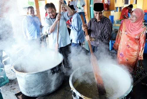 PG03_04082012_MENTERI_MASAK