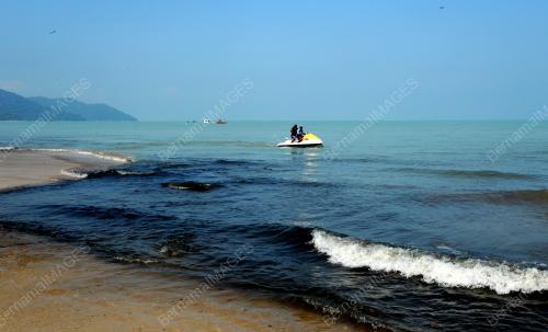 PENCEMARAN PANTAI