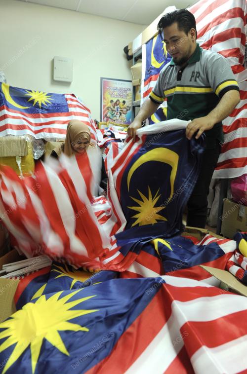 PG03_05082016_SUSUN_BENDERA