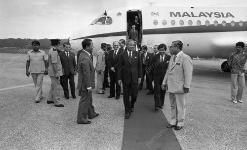 PG03_06032015_PREM_TINSULANONDA