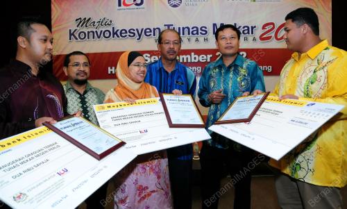 PG03_06092012_GRADUAN