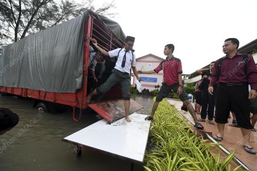 PG03_06112017_BANJIR