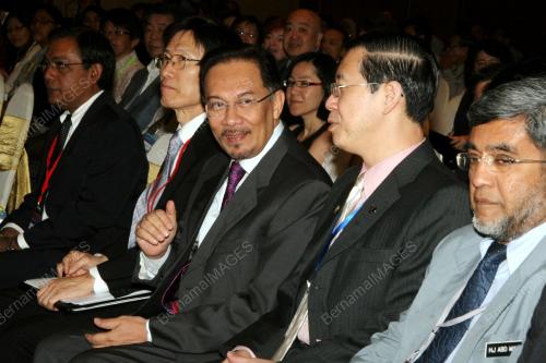 ANWAR IBRAHIM