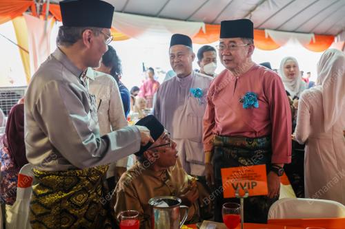 DATUK SERI SALAHUDDIN AYUB
