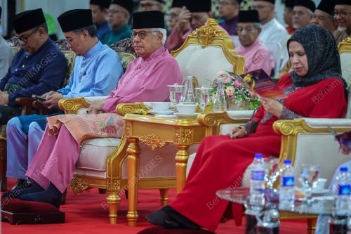 TUN AHMAD FUZI ABDUL RAZAK