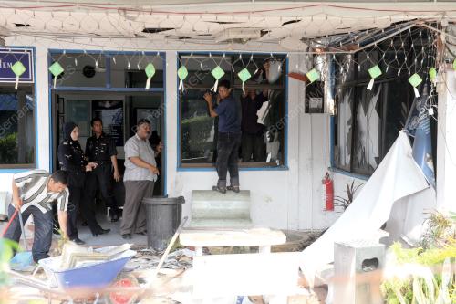 LETUPAN DI BALAI POLIS