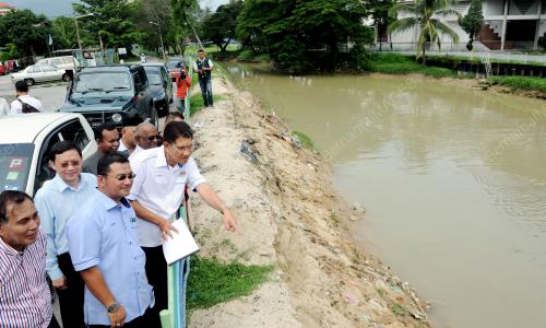 PG03_08112016_TEBATAN_BANJIR