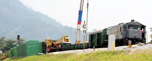 KERETAPI TERBALIK