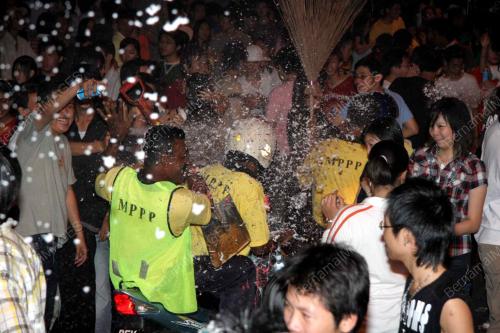 SAMBUTAN TAHUN BARU 2006