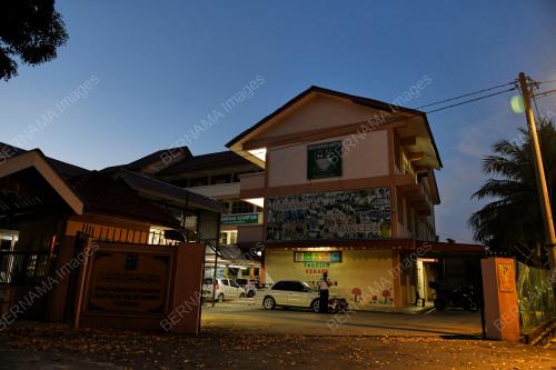 SEKOLAH_TUTUP
