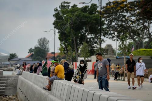 PENGUNJUNG DI PADANG KOTA LAMA
