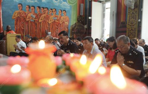 PG03_11032014_SEMBAHYANG_KHAS