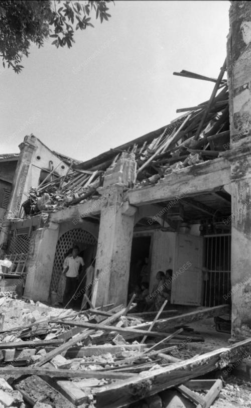 PG03_11032015_RUMAH_ROBOH