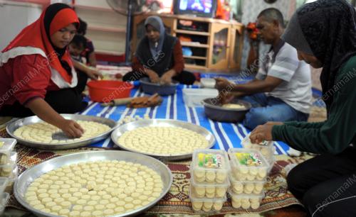 PG03_11072014_KELUARGA_KUIH