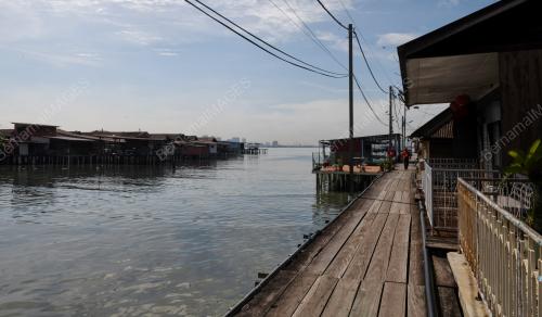 KAMPUNG TERAPUNG