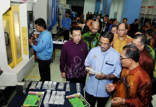 PG03_11102012_MENTERI_LAWATAN