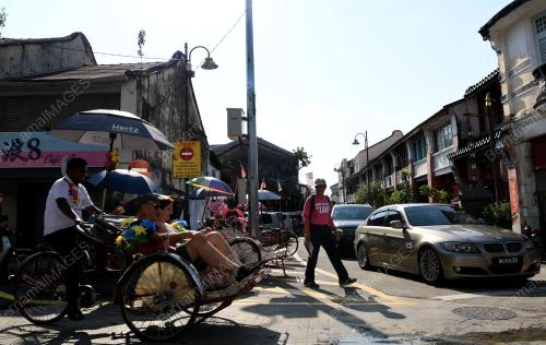PG03_11102019_SEKTOR_PELANCONG_BN201910103927