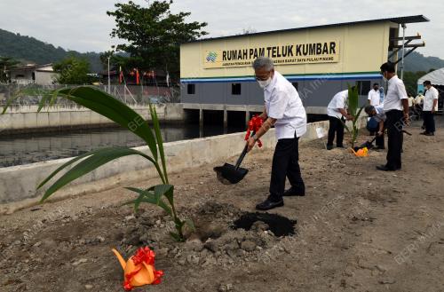 DATUK MANSOR OTHMAN