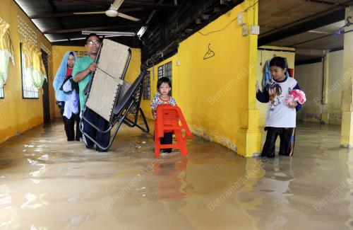 PG03_12052015_RUMAH_BANJIR