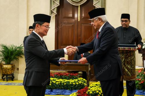 TUN AHMAD FUZI ABDUL RAZAK