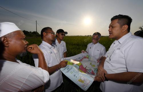 KEKURANGAN AIR DI SAWAH PADI