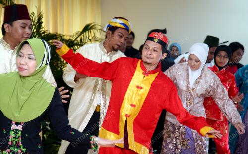 KAUM PERANAKAN