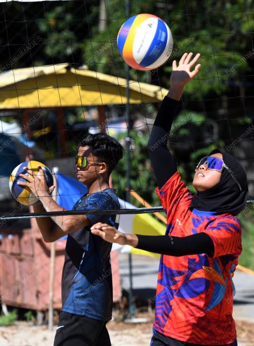 SUKMA BOLA TAMPAR PANTAI