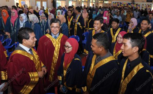 PG03_15102016_HILMI_GRADUAN