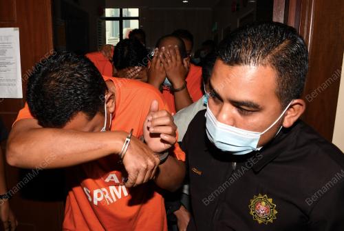 SPRM REMAN PEGAWAI JPJ