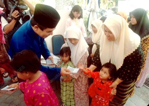 PG03_17022016_DUIT_RAYA