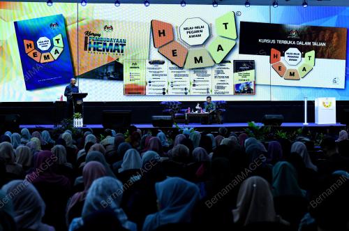 TAN SRI WAN AHMAD DAHLAN ABDUL AZIZ