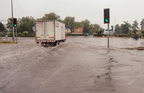 BANJIR KILAT