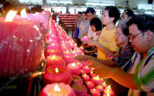 HARI WESAK
