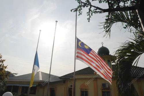 PG03_19072014_MASJID_BENDERA