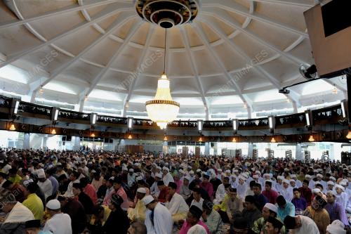 PG03_19082012_SEMBAHYANG_RAYA