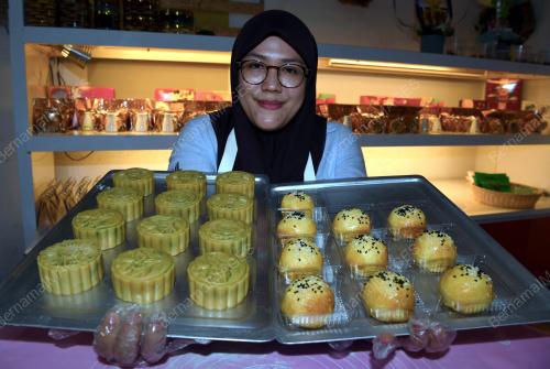 KUIH BULAN