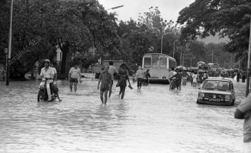 PG03_20052015_BANJIR_KILAT