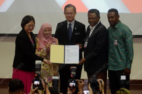 DR LEE BOON CHYE