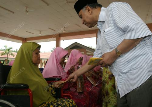 TAN SRI NOR MOHAMED YAKCOP