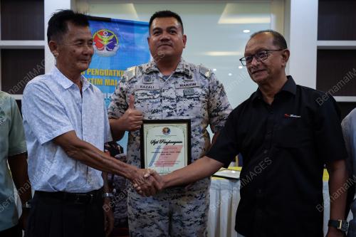 KAPTEN RAZALI KASIM