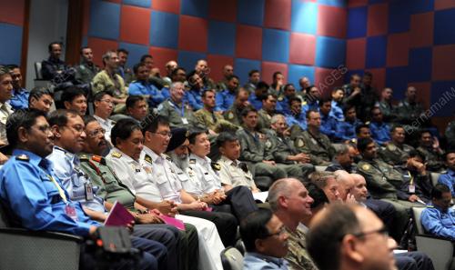 PG03_21112013_PESERTA_LIMA