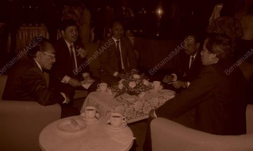 PG03_220390_M'SIA-INDON