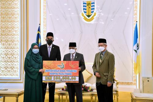 TUN AHMAD FUZI ABDUL RAZAK